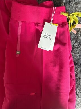 FIGS Hot Pink Scrub Pants with green Drawstring